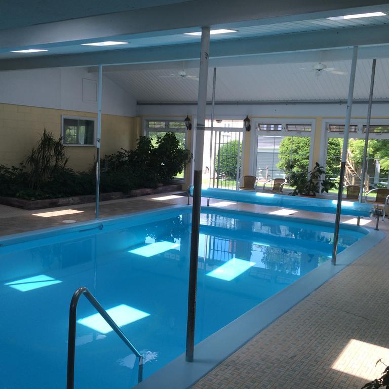 Evangeline Inn & Motel Grand-Pre Ngoại thất bức ảnh