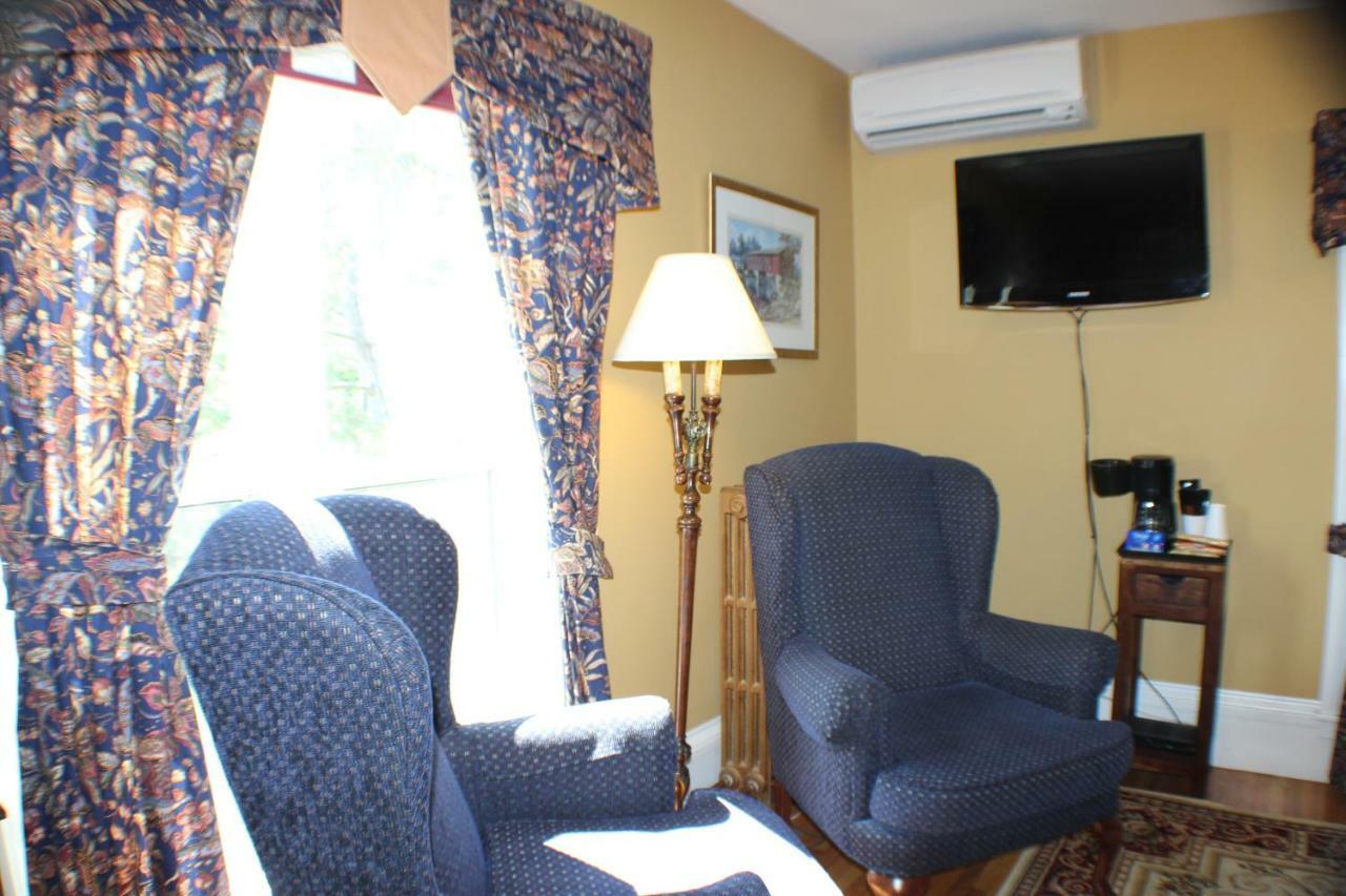 Evangeline Inn & Motel Grand-Pre Ngoại thất bức ảnh