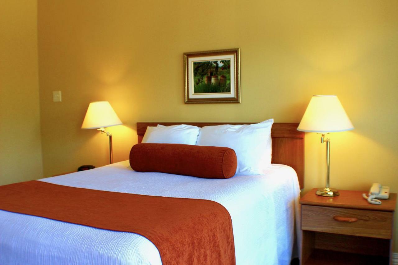 Evangeline Inn & Motel Grand-Pre Ngoại thất bức ảnh