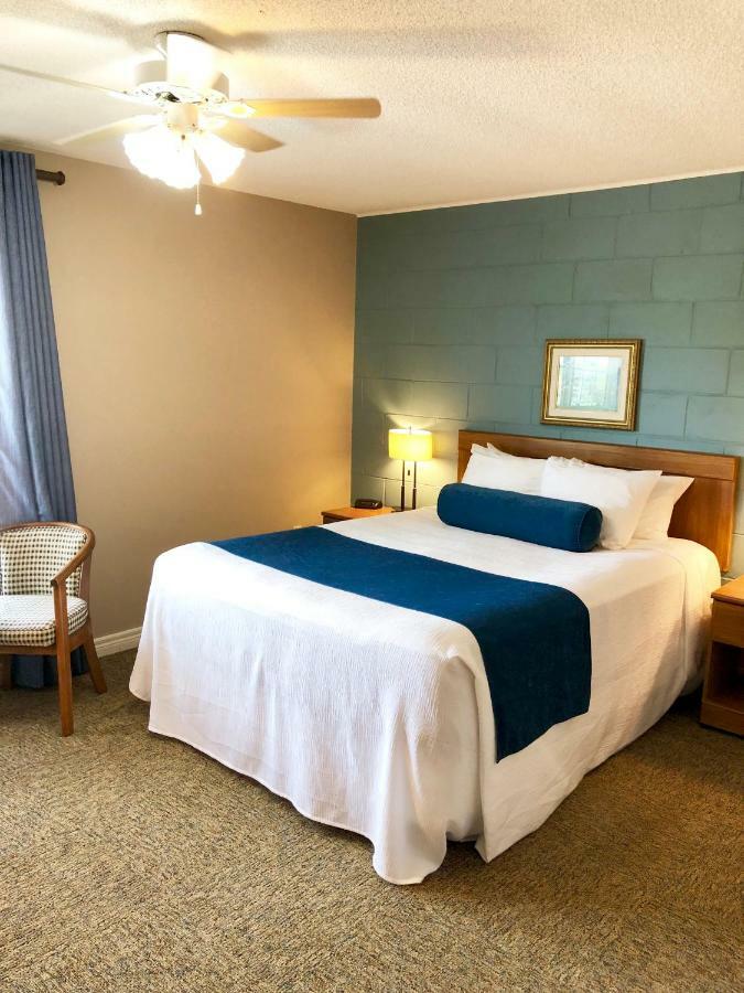 Evangeline Inn & Motel Grand-Pre Ngoại thất bức ảnh